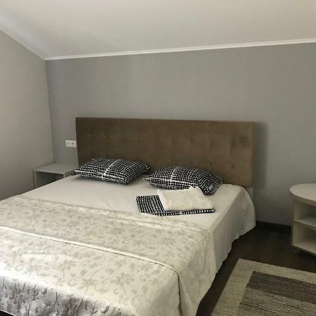 Guest House Olzhycha 45 Б Киев Экстерьер фото