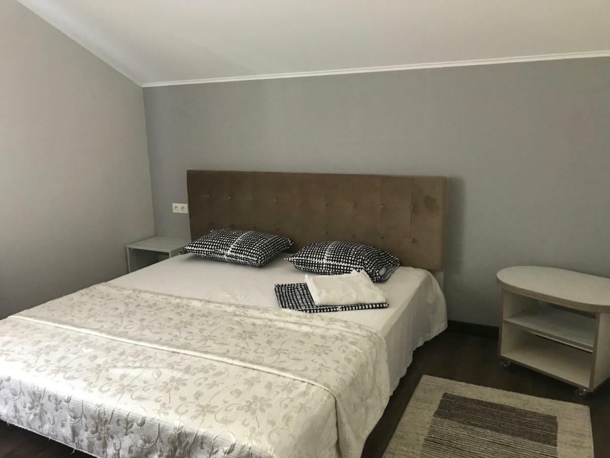 Guest House Olzhycha 45 Б Киев Экстерьер фото